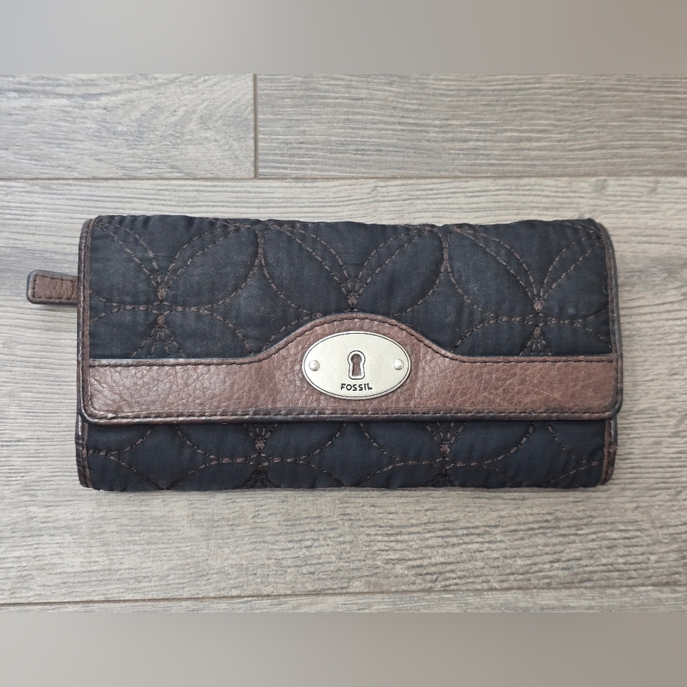 Fossil Key Per Black Floral Embroidery Quilted Black Chocolate Brown Wallet Y2K
